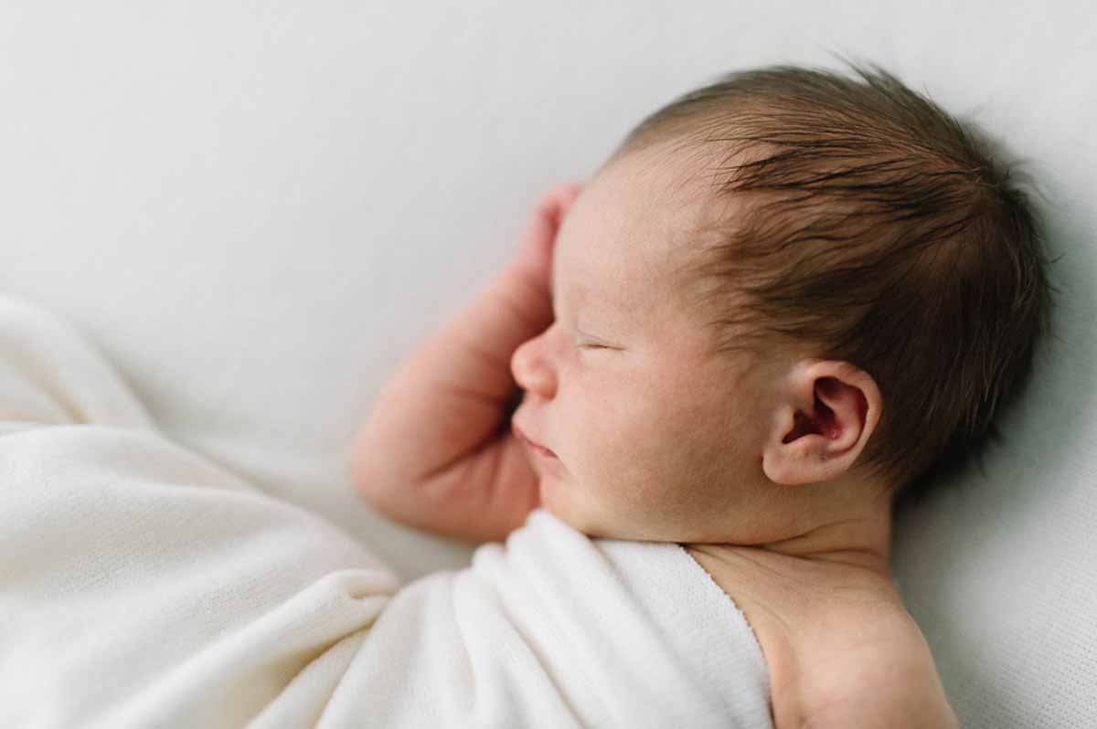 Det kræver en god baby fotograf at lave smukke babybilleder i Svendborg
